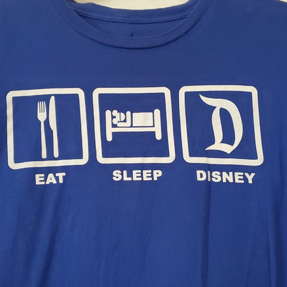 Disneyland Parks T-shirt Medium
